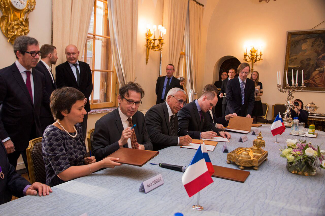 The signing of the agreement to create the French-Russian Interdisciplinary Scientific Centre J.-V. Poncelet